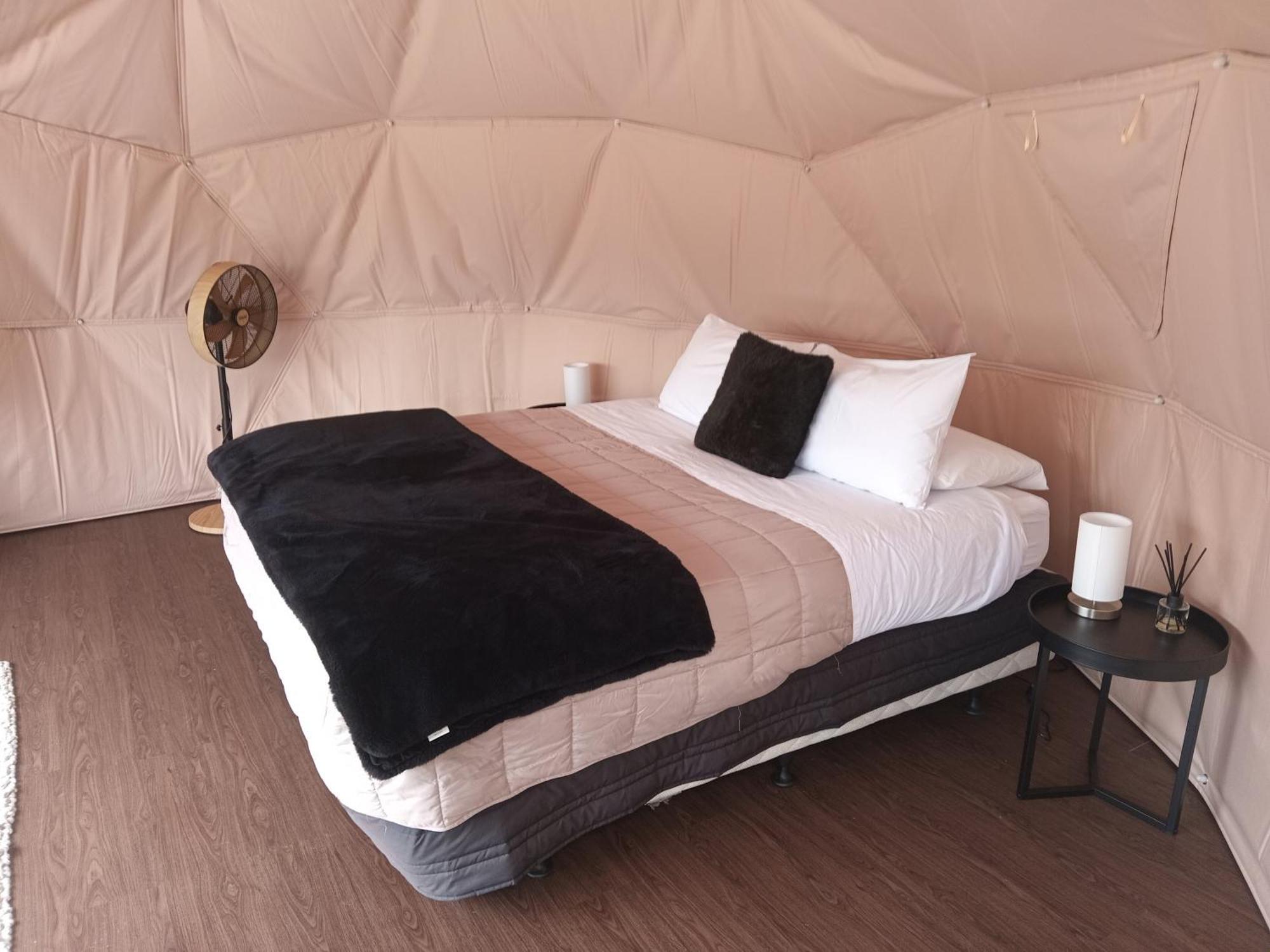 Отель Oakridge Glamping Роторуа Экстерьер фото