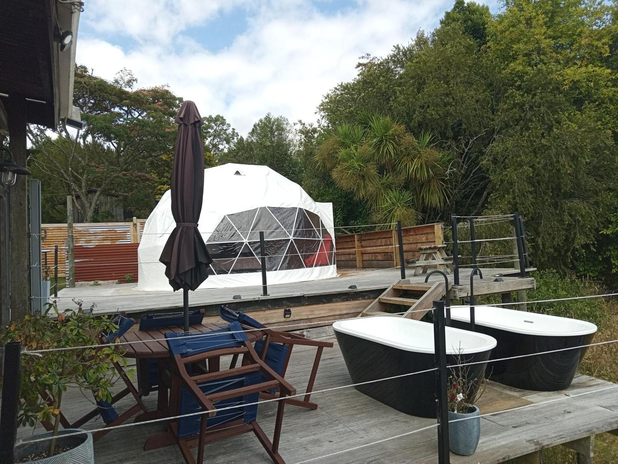 Отель Oakridge Glamping Роторуа Экстерьер фото